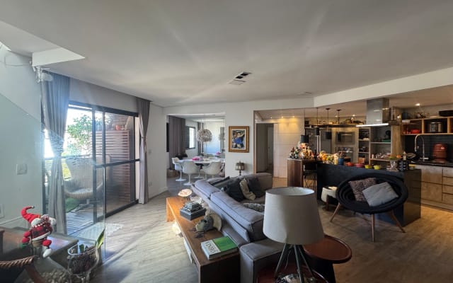 Chambre avec salle de bains privative. Appartement-terrasse avec...