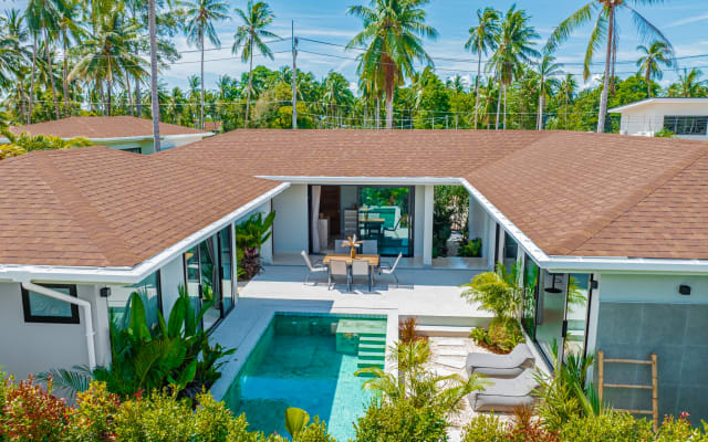 Villa de alto padrão em estilo balinês, 3 quartos, piscina privativa