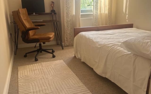 Cosy West London Home • 4 Min to Tube • Great Connections