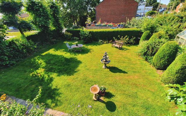A peaceful place to stay, just minutes from Heathrow Terminal 5