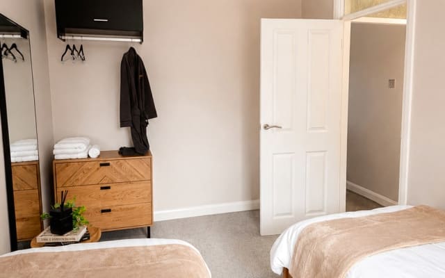 ELITE UNSEEN SUITES