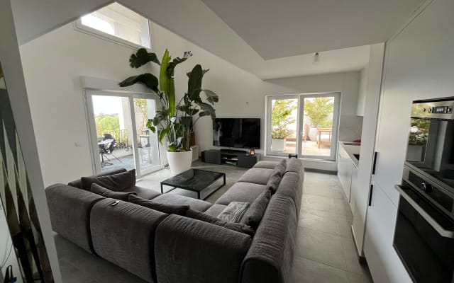Duplex across from Disney, 10-minute drive, 20-minute walk