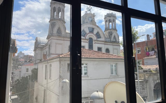 Sunlit Historic Apartment in the Heart of Istanbul - Beyoglu