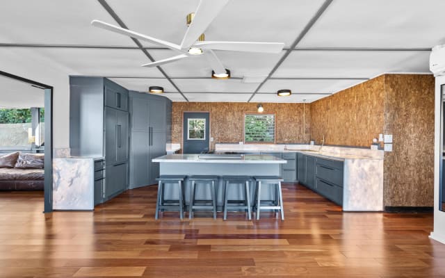 Kona Ocean-View House —Designed for Relaxing, Entertaining & Indulging
