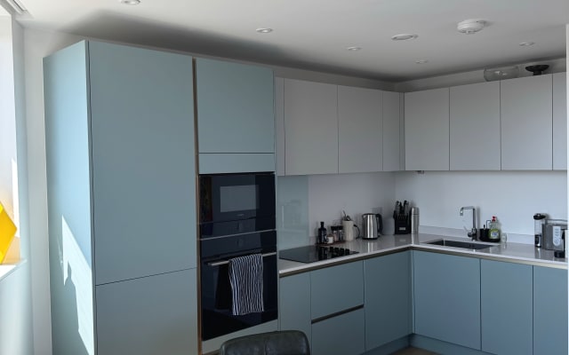Modern apartment in Brixton. Double room with private bathroom  - Picture 6