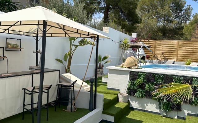 Preciosa villa en una zona tranquila con piscina y jacuzzi - copia 01