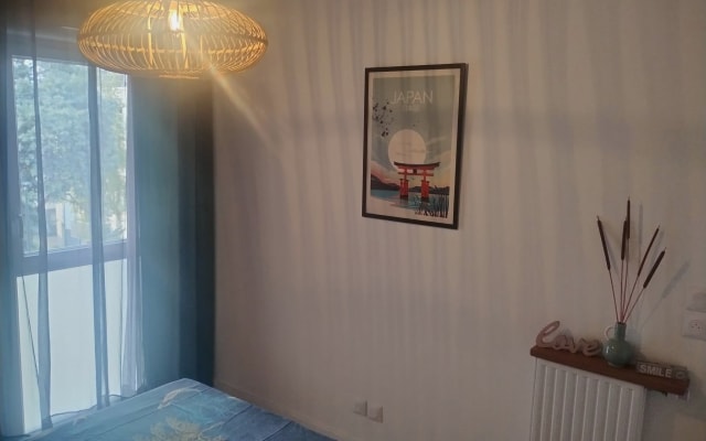 Private room in a beautiful apartment near the city center