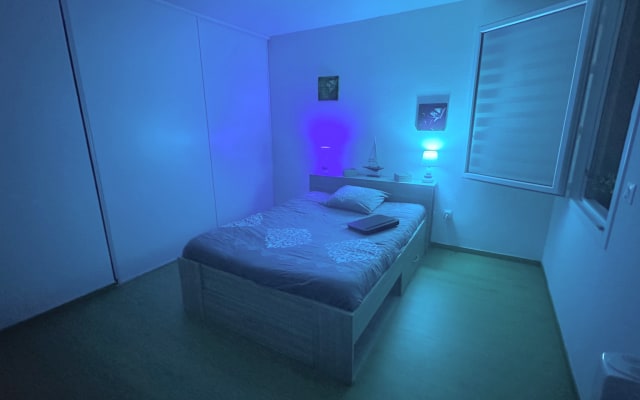 Bonita habitación en una casa