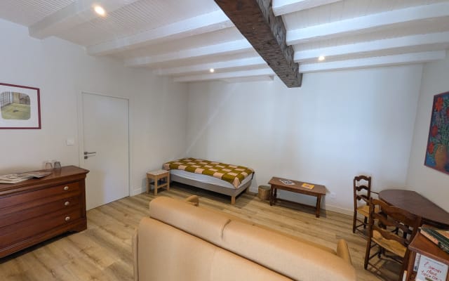 Ein großes Zimmer in einem kleinen Paradies