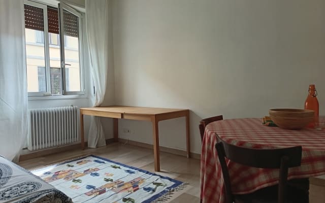 Peaceful room near metro and train