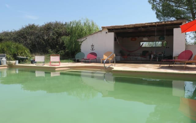 Bed and breakfast (with a pool...) in a Camargue farmhouse, 10 minutes