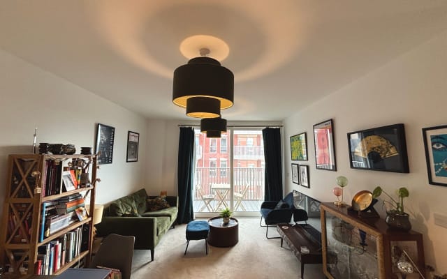 Habitación privada elegante y cómoda con baño propio