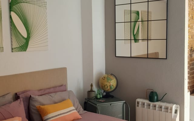 Habitación privada al lado playa. Encantador perro