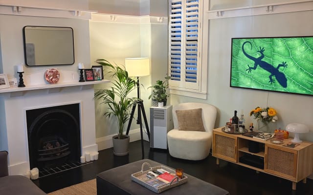 Inner-City Sydney Apartment – Private Room