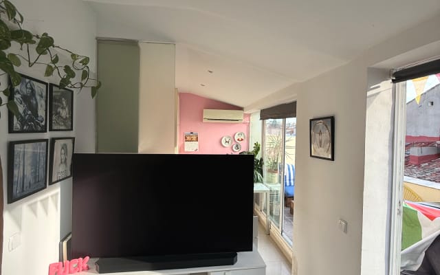 Annonce de Jesús sur misterb&b - Salon, cuisine et terrasse