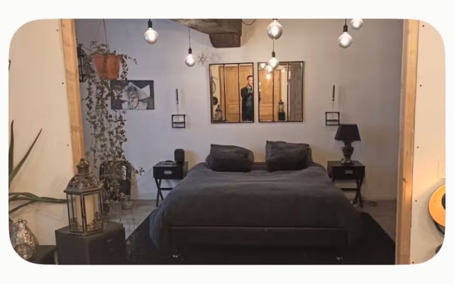 Private room in a cozy 79-square-meter apartment in downtown Cognac.