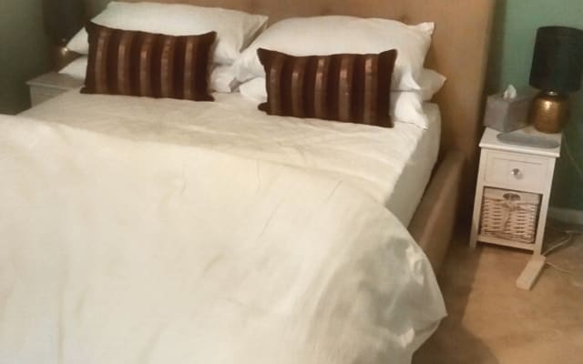 Double room close to Gatwick