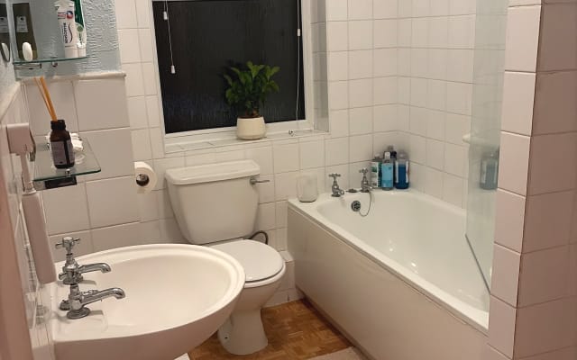 Um quarto em uma casa geminada eduardiana bem conservada, localizada...