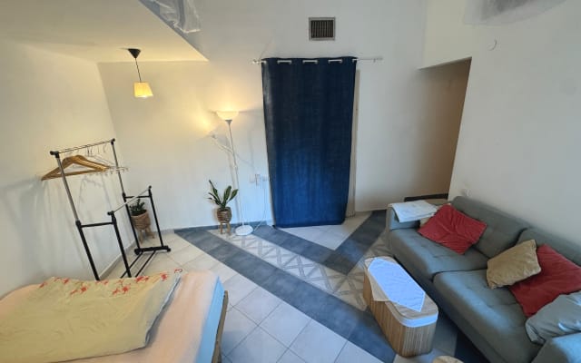 Central, Comfy, Quiet - Picture 11
