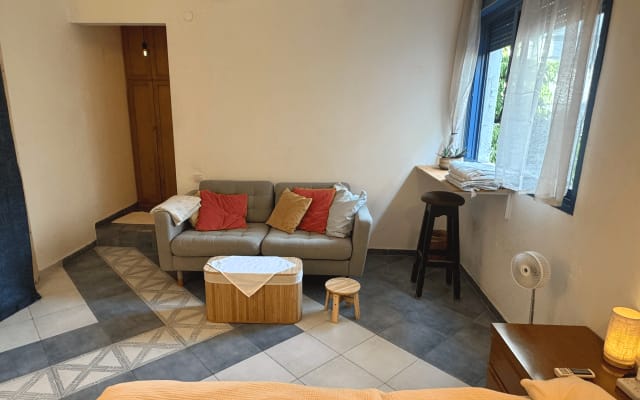 Central, Comfy, Quiet - Picture 4