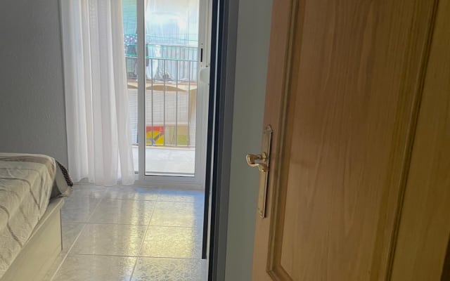Quarto para alugar em Poble-sec, com ambiente acolhedor para a...