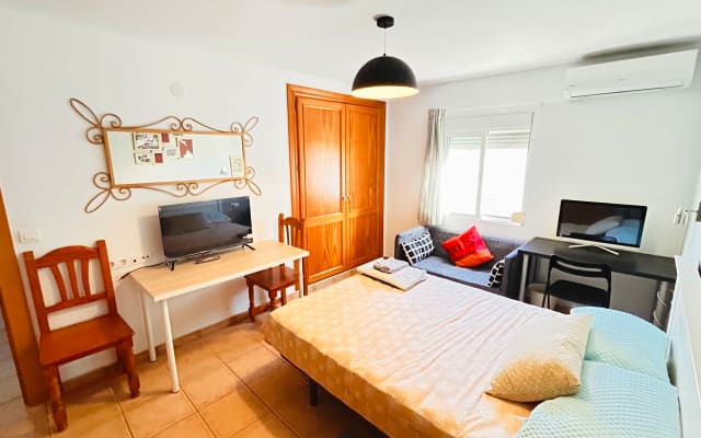 Double room 5 minutes from the beach and 10 minutes from downtown (on foot). - Picture 5