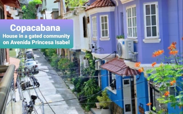Copacabana ! Chambre dans un beau village de maisons séculaires !