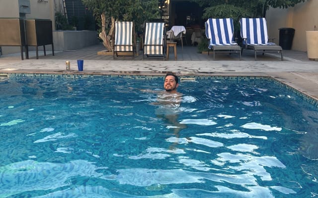 Auberge réservée aux hommes
Chambre individuelle
Accès au spa inclus