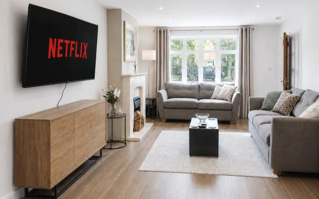 Spacious LGBTQ+ Friendly Home in Corby | Sleeps 8