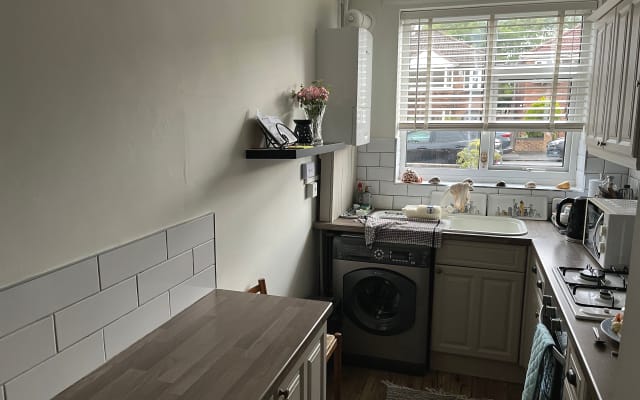 Coventry, U.K. Nice two bedroom flat. 1.5 miles from City centre