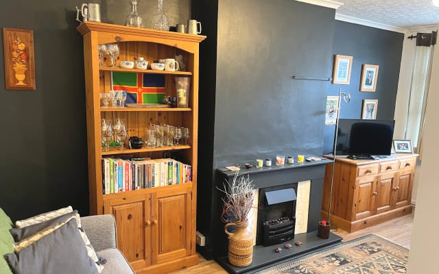 Coventry, U.K. Nice two bedroom flat. 1.5 miles from City centre