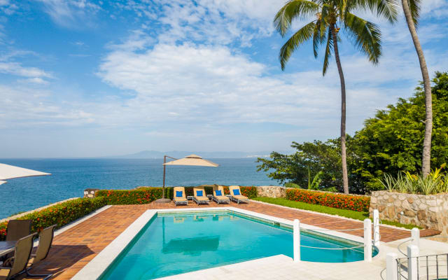 Villa direkt am Meer mit Personal, Aussicht, Schlafzimmern und Klimaanlage - Foto 6