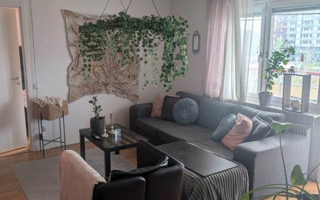Venez profiter de Göteborg, une ville ouverte au naturisme, dans une...