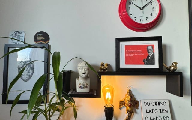 Dublin: Gemütliches Zimmer – Eigenes Bad – Arbeitsplatz und Blick in den Garten. - Foto 10