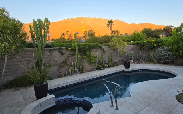 Architect & Vintage Designer's Modern Home: Views, Views, Views!!