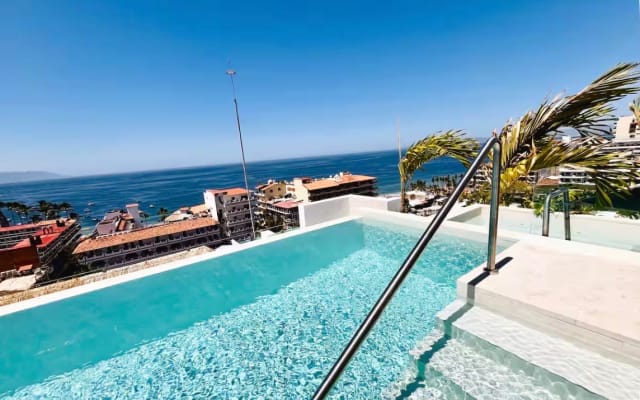 A romantic area just 2 blocks from the beach
