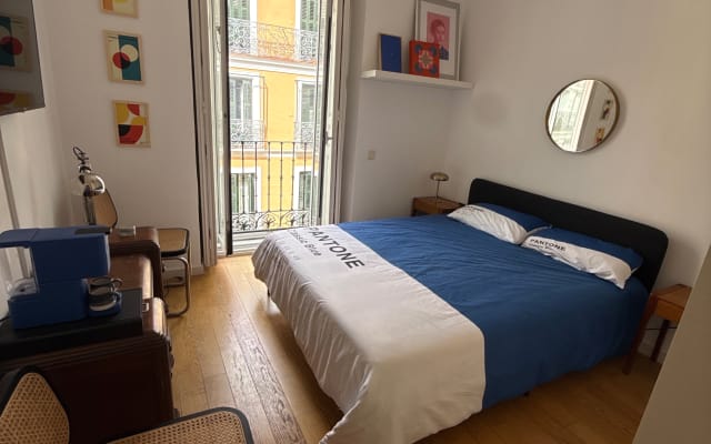 Trendy room in the city center