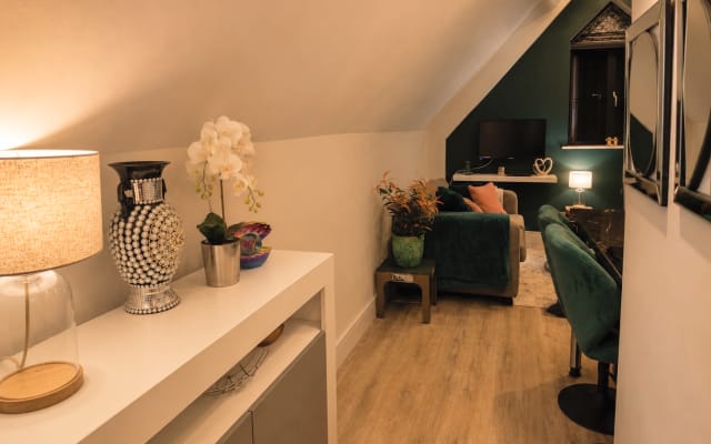 Boutique 1 Bedroom stylish and modern loft Apartment