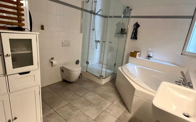 Schönes Zimmer in 
Hamburg St. Georg zu vermieten. 
 - Foto 3