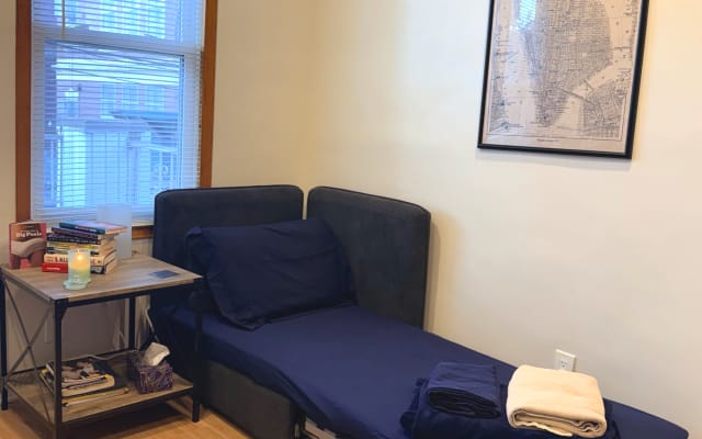 Divano letto in camera condivisa, 25 minuti da NYC