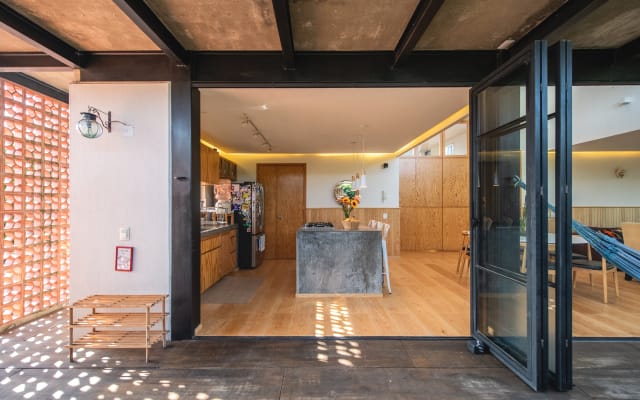 Chambre unique avec grand espace studio, idéale pour les voyageurs en...