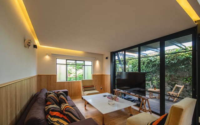 Chambre unique avec grand espace studio, idéale pour les voyageurs en...