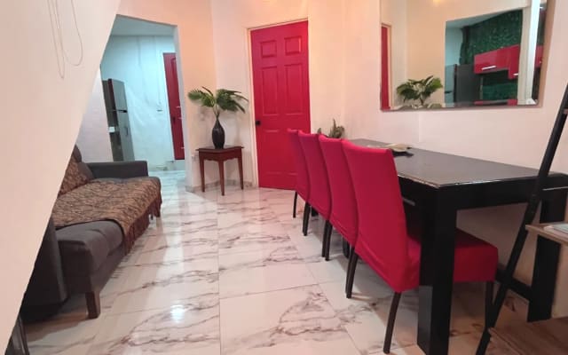 La Puerta Blanca #5 - Grande 2br/1ba - a uma curta distância dos bares