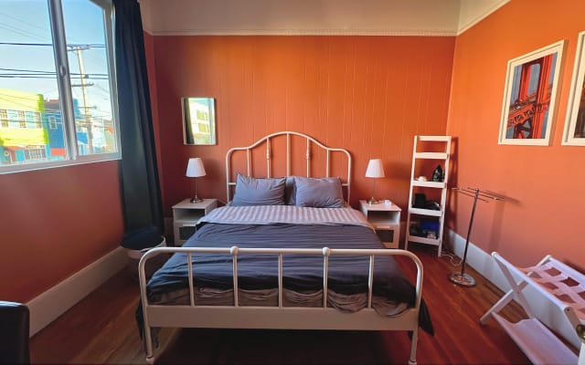 Bright Designer Room in Mission Victorian • Calm & Central