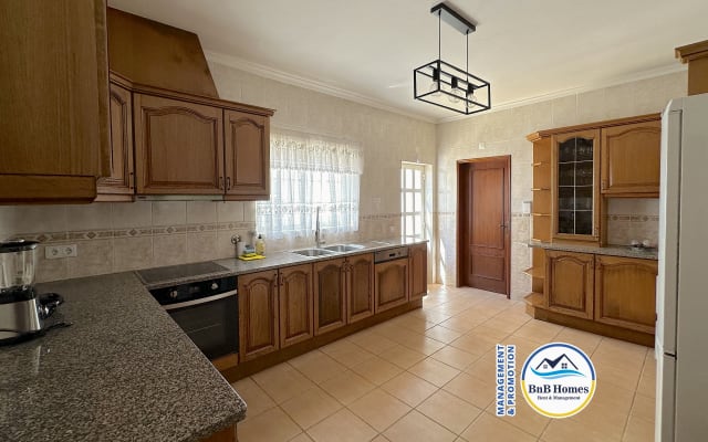 BnB Homes Luxurious Villa Stardust with swimming pool & BBQ