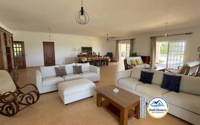 BnB Homes Luxurious Villa Stardust with swimming pool & BBQ