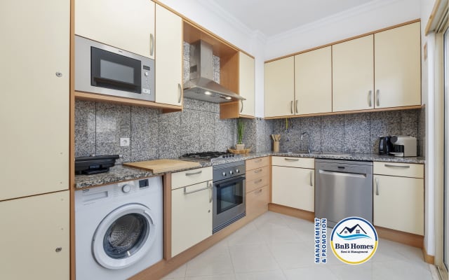 BnB Homes White Rose Apartment with 2 Terraces & 2 Pools