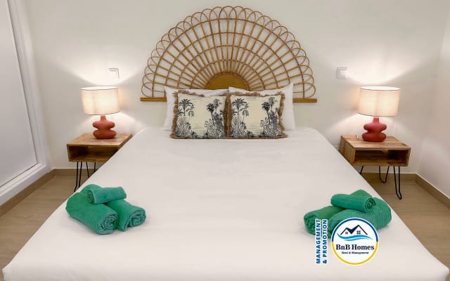 BnB Homes Ocean view Two-bedroom apartment, 300 m to beach
