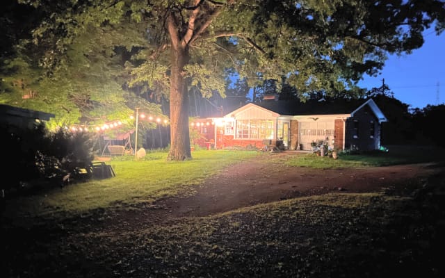 Casa di campagna, su un terreno di 3 acri, a sole 10 miglia da...