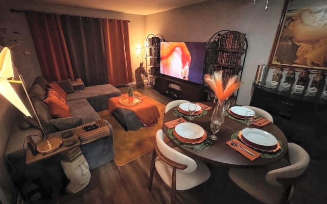 Room in my apartment close to theme parks